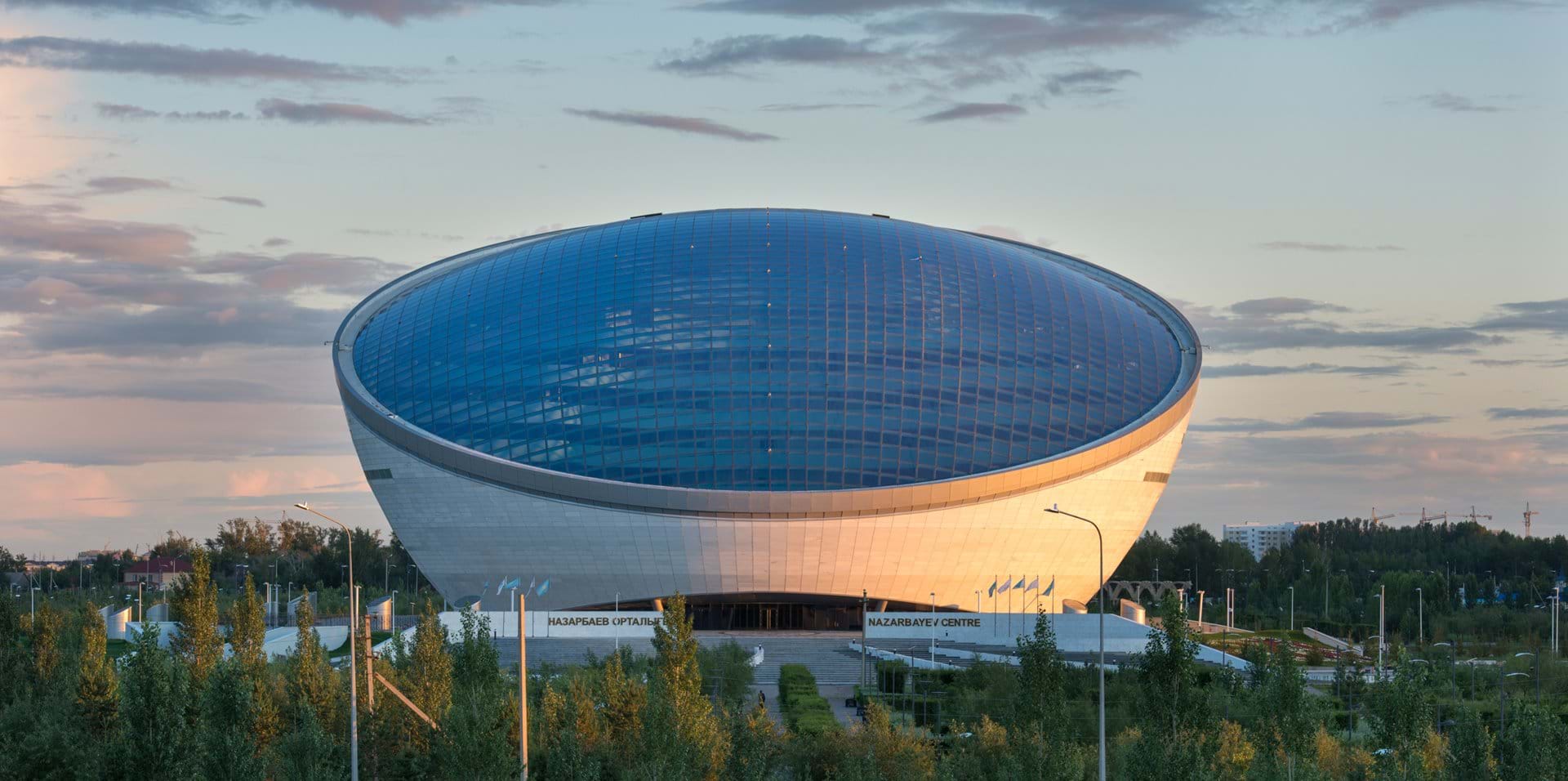 Astana, Kazakhstan-Nazarbayev Centre -(-)- super l'architecture des pays sous développés!!!!) Entrer une description pour l'image ici